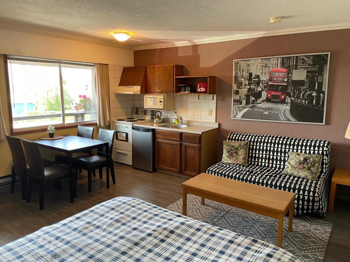 Schooner Motel Тофино Экстерьер фото