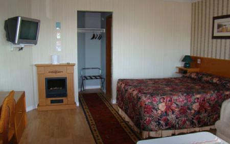 Schooner Motel Тофино Экстерьер фото